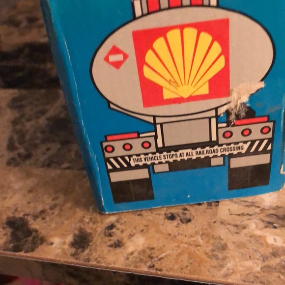 1993 Silverado Toy Tanker Truck in box - Picture 3 of 4